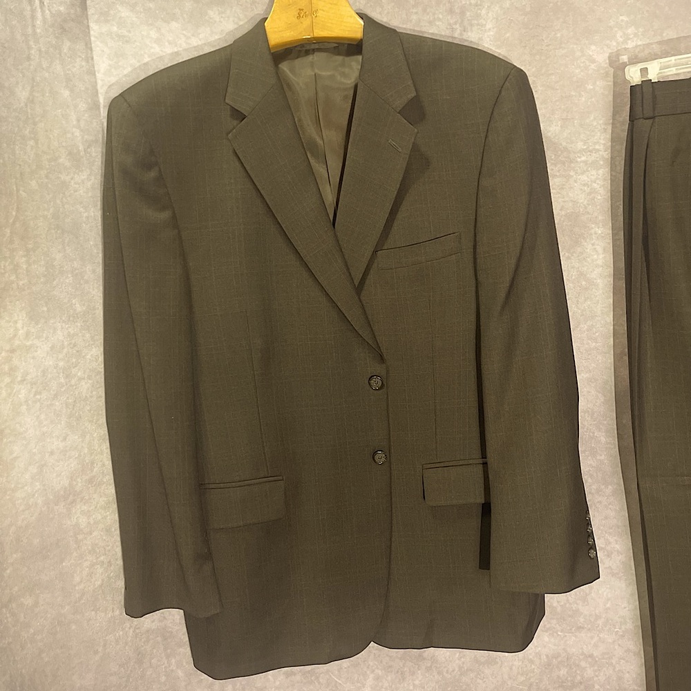 IZOD Men’s 46R Chocolate Brown Suit